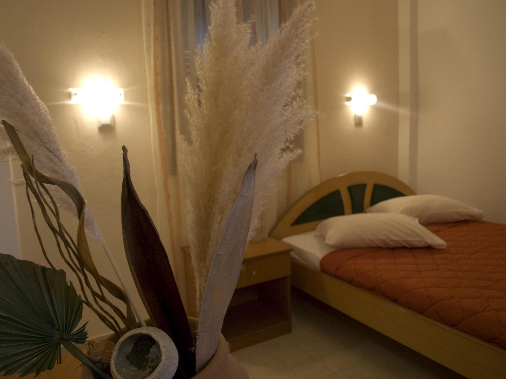 Galaxy Hotel Mylopotas Ngoại thất bức ảnh