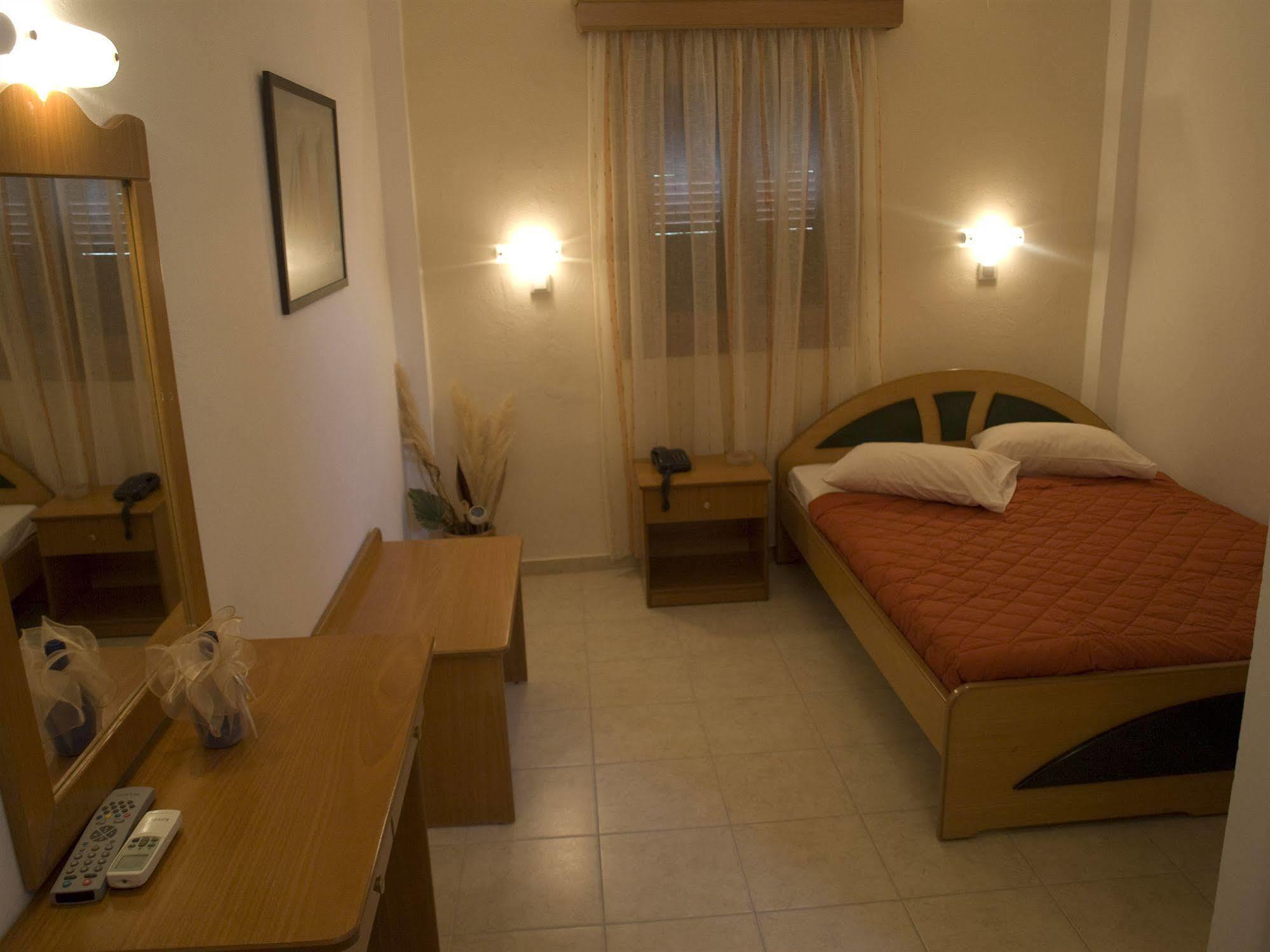 Galaxy Hotel Mylopotas Ngoại thất bức ảnh