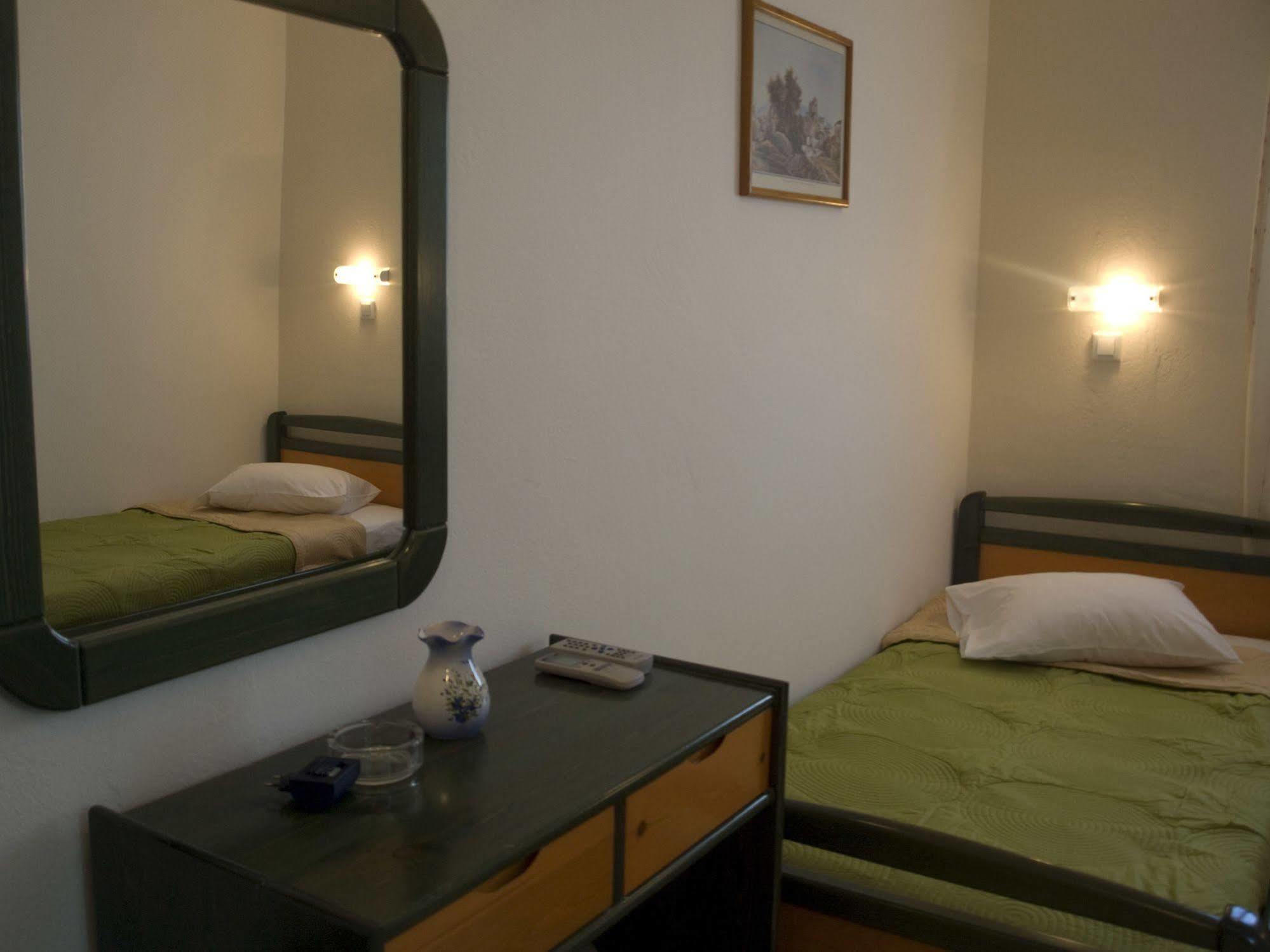 Galaxy Hotel Mylopotas Ngoại thất bức ảnh