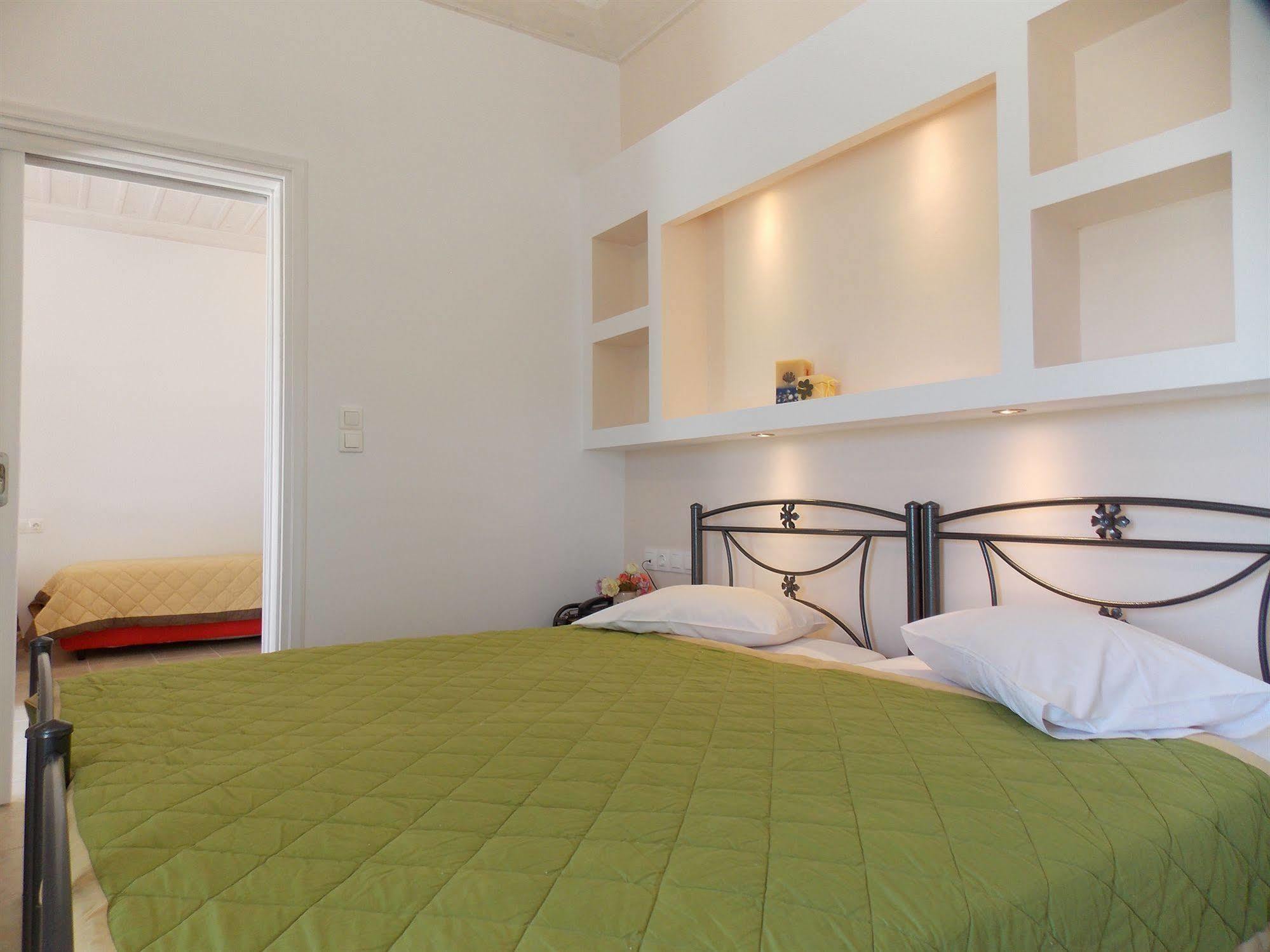 Galaxy Hotel Mylopotas Ngoại thất bức ảnh
