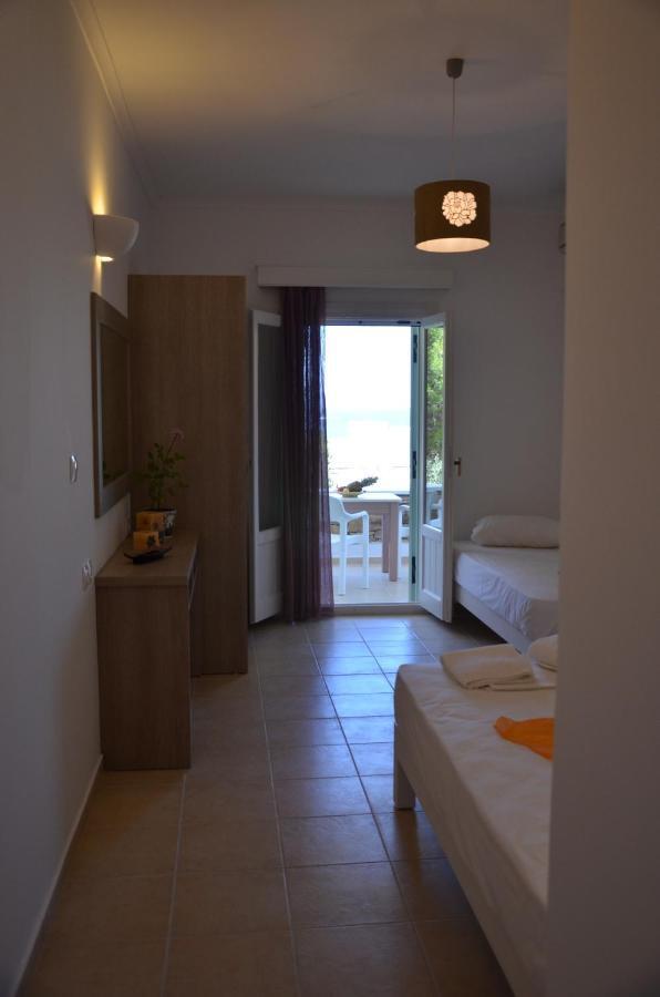 Galaxy Hotel Mylopotas Ngoại thất bức ảnh